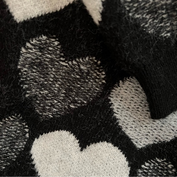 Boutique heart sweater - Picture 4 of 4